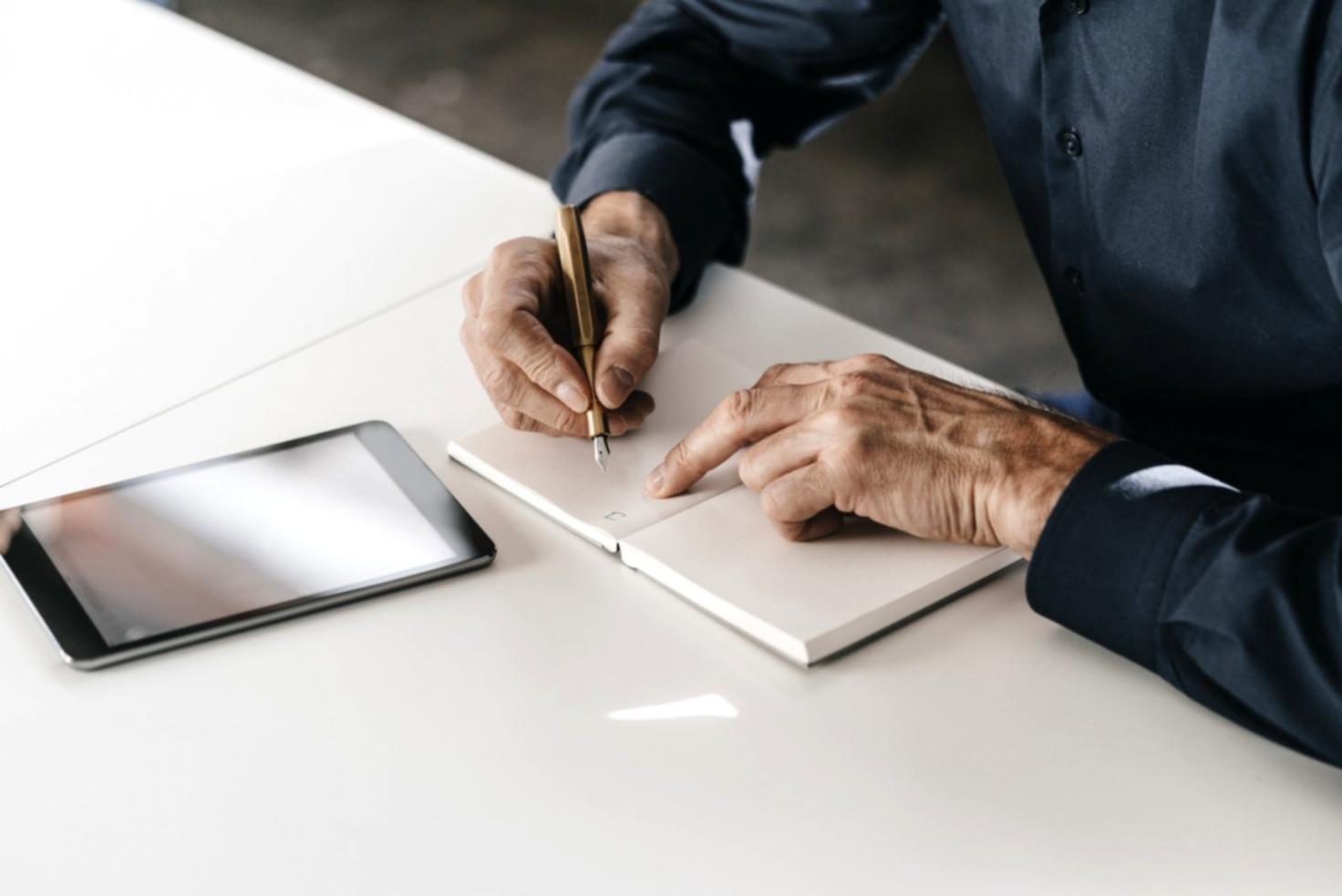 Testing process workspace with structured documentation and review screens